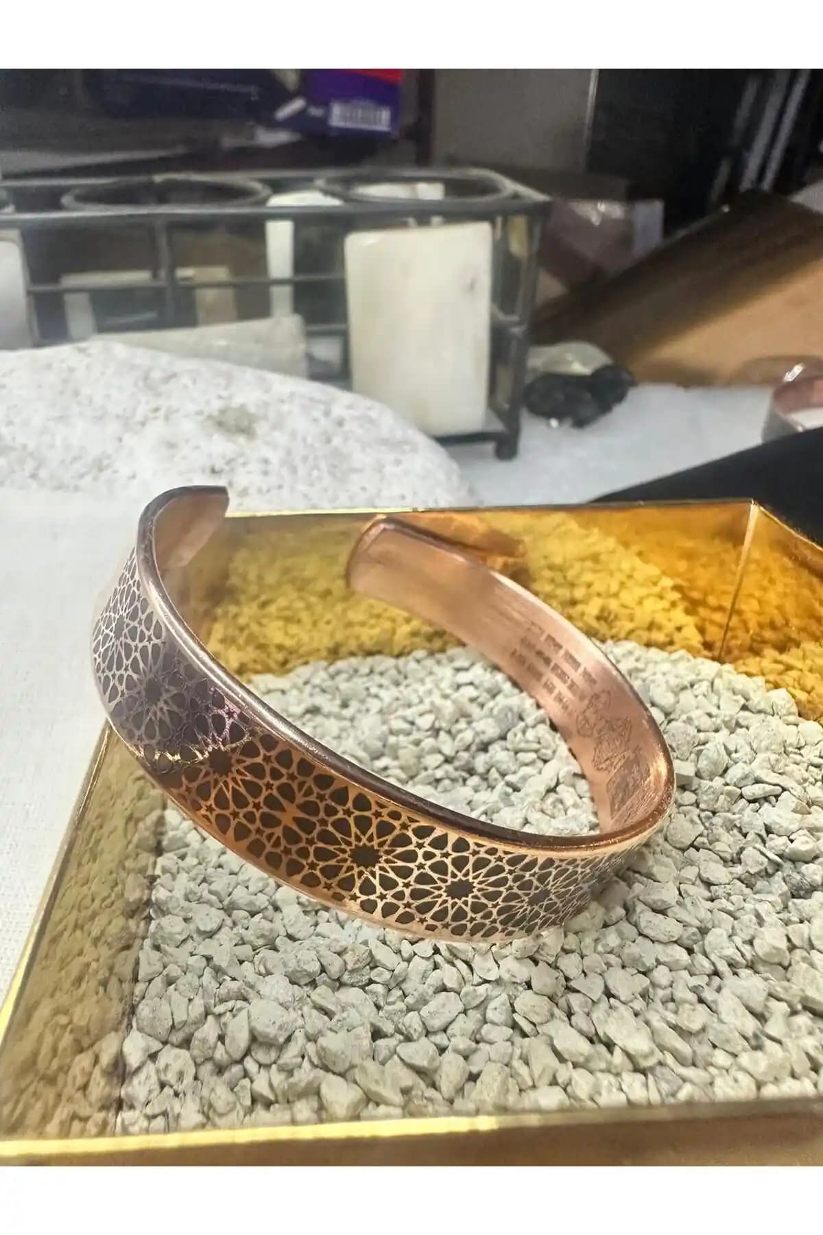 KAVELE Özel Bakır Bileklik: Manevi Güç ve Sağlık Faydalarıyla Şıklık Sunar