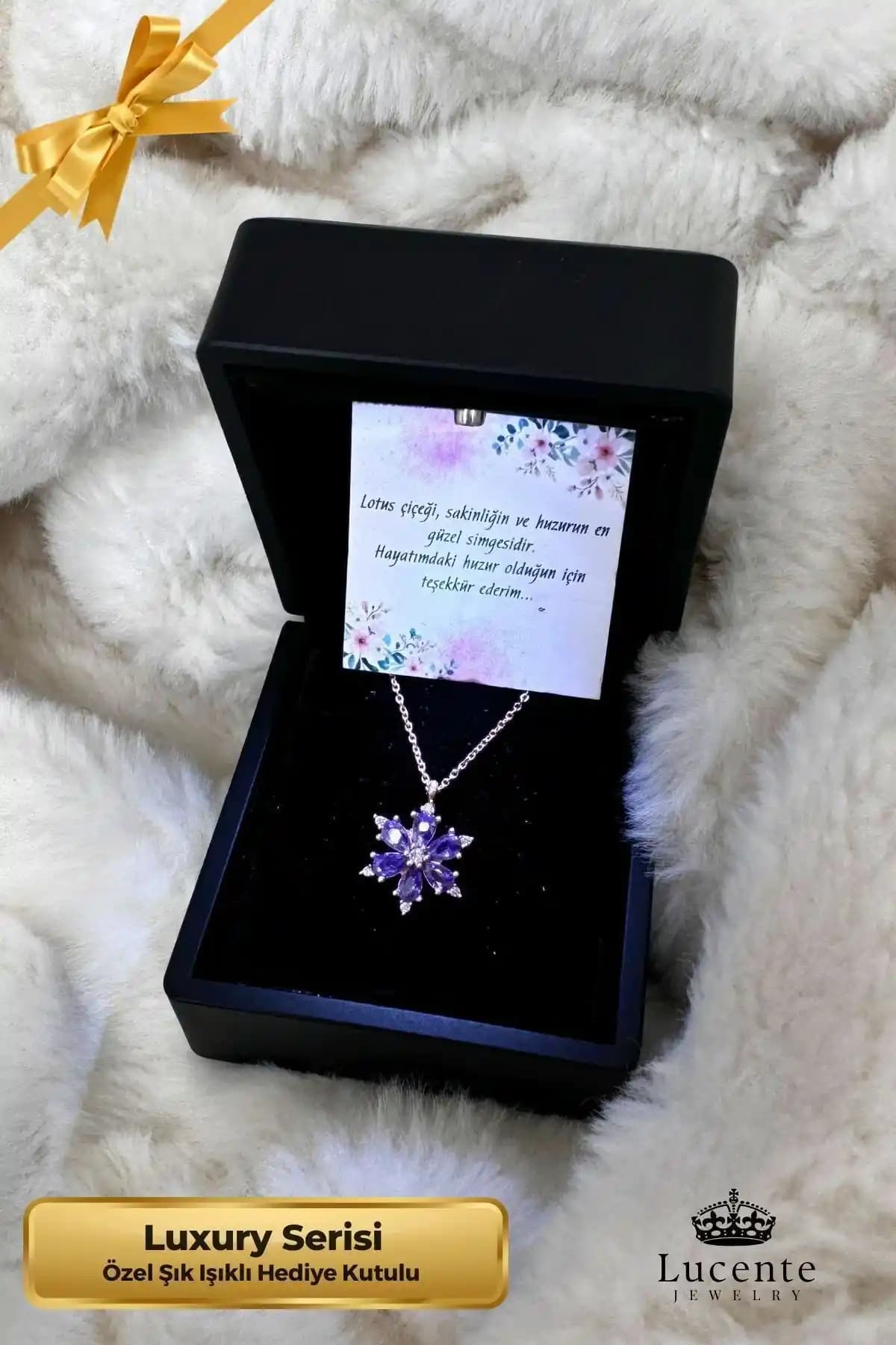 Lucente Jewelry Işıklı Kolye Karşılaştırması: Mor Lotus ve Kar Tanesi Tasarımları