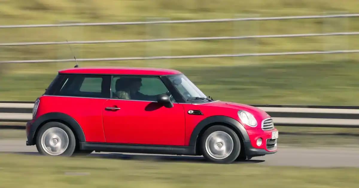 Altın Karamel Palet: Doğal ve Sıcak Renklerle Güzelliğinizi Yükseltin