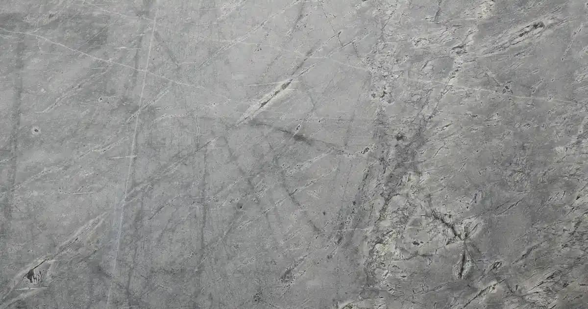 Hassas ve Kızarık Ciltler İçin Doğru Temizleyici Seçimi ve Bakım Rehberi