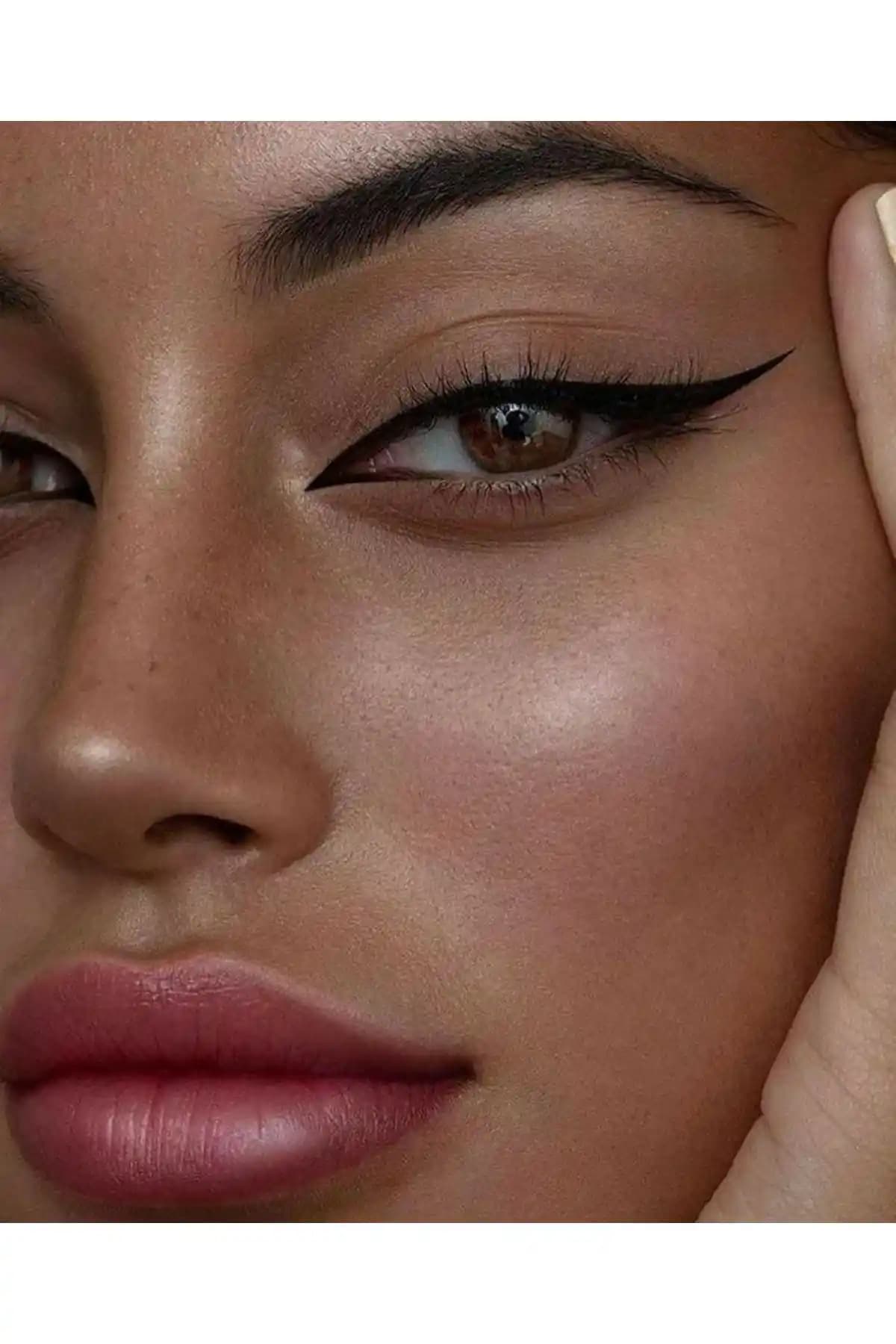 Beaulis Drag It Inkpen Keçe Uçlu Eyeliner: Uzun Süre Dayanıklı ve Kolay Kullanımlı Makyaj Kalemi