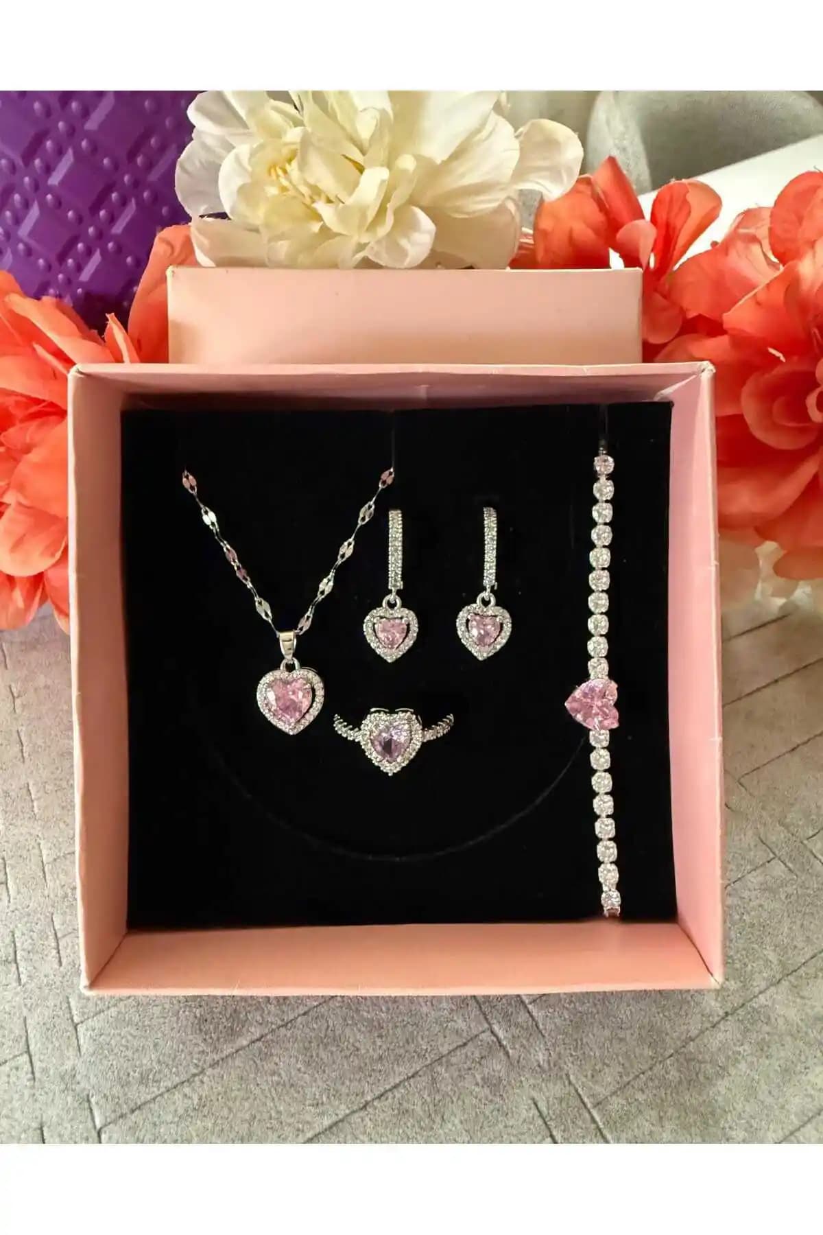 HKN AVM Aksesuarlar Seti Kadınlar İçin Modern ve Zarif Takı Seçenekleri