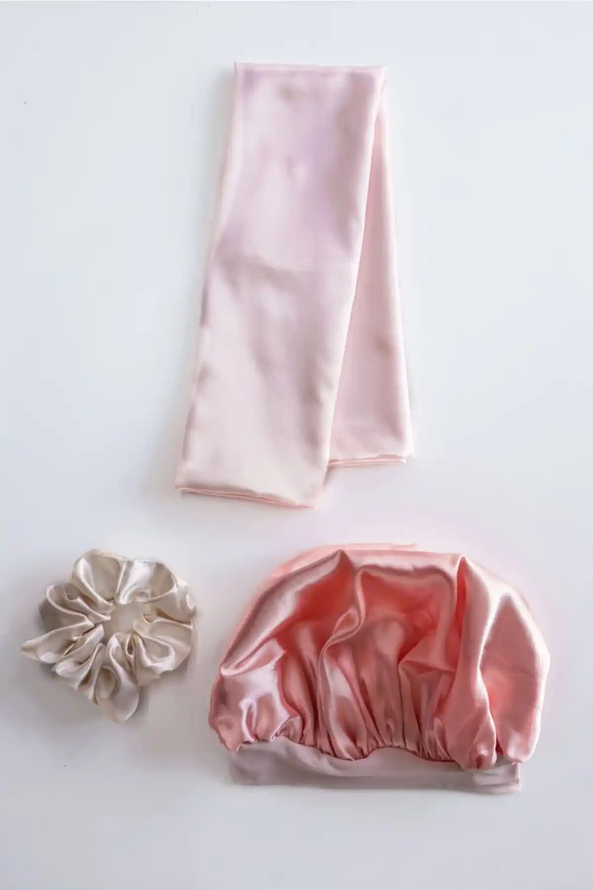 Pistore Kıvırcık Saçlar İçin Siyah Pudra Saten Bone ve Toka Seti Detaylı İnceleme