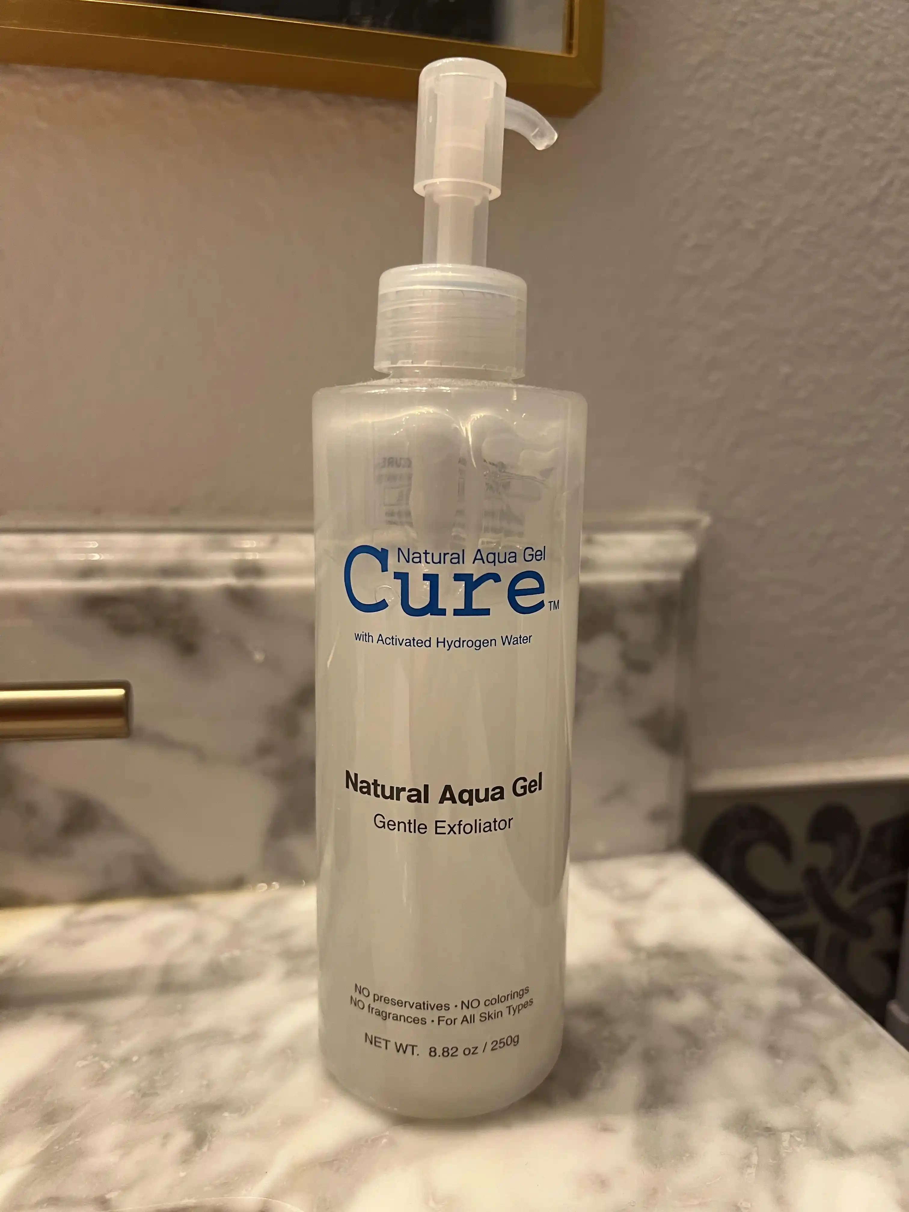 Cure Gentle Exfoliator: Hassas Ciltler İçin Nazik ve Etkili Peeling Jeli