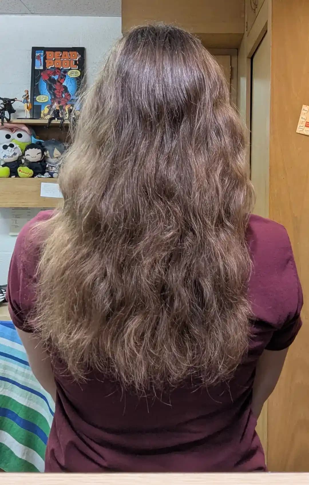 Dalgalı Saçlar İçin Doğru Bakım ve Şekillendirme Yöntemleriyle Sağlıklı Görünüm