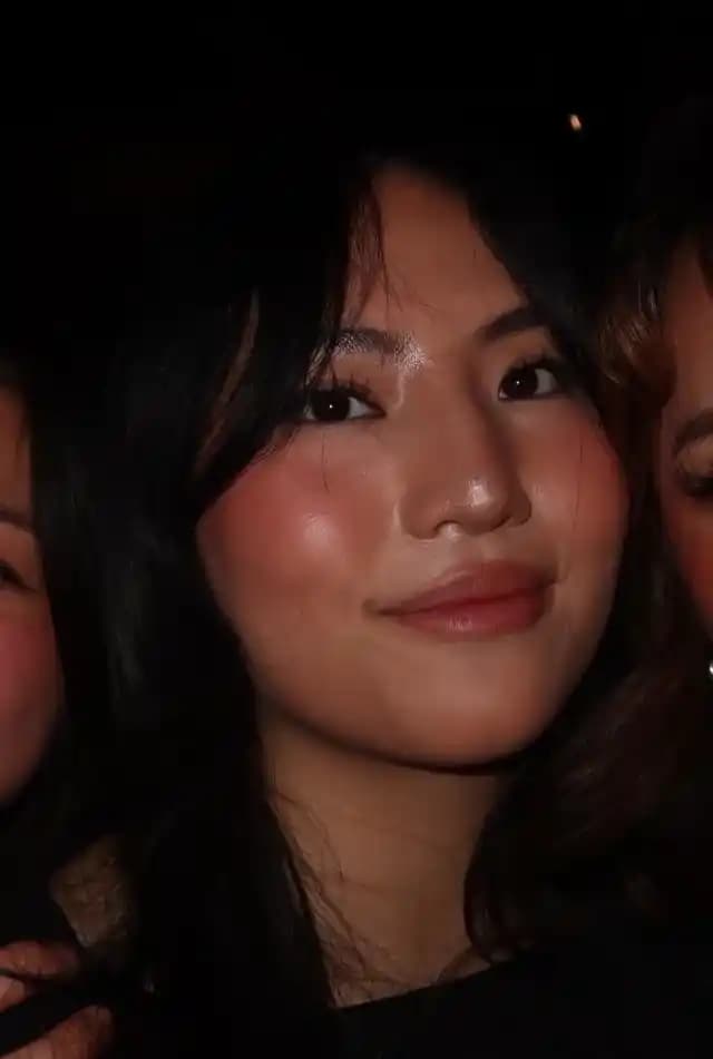 Doğal ve Etkileyici Makyaj İçin Allık, Kontür, Dudak ve Göz Makyajı Teknikleri