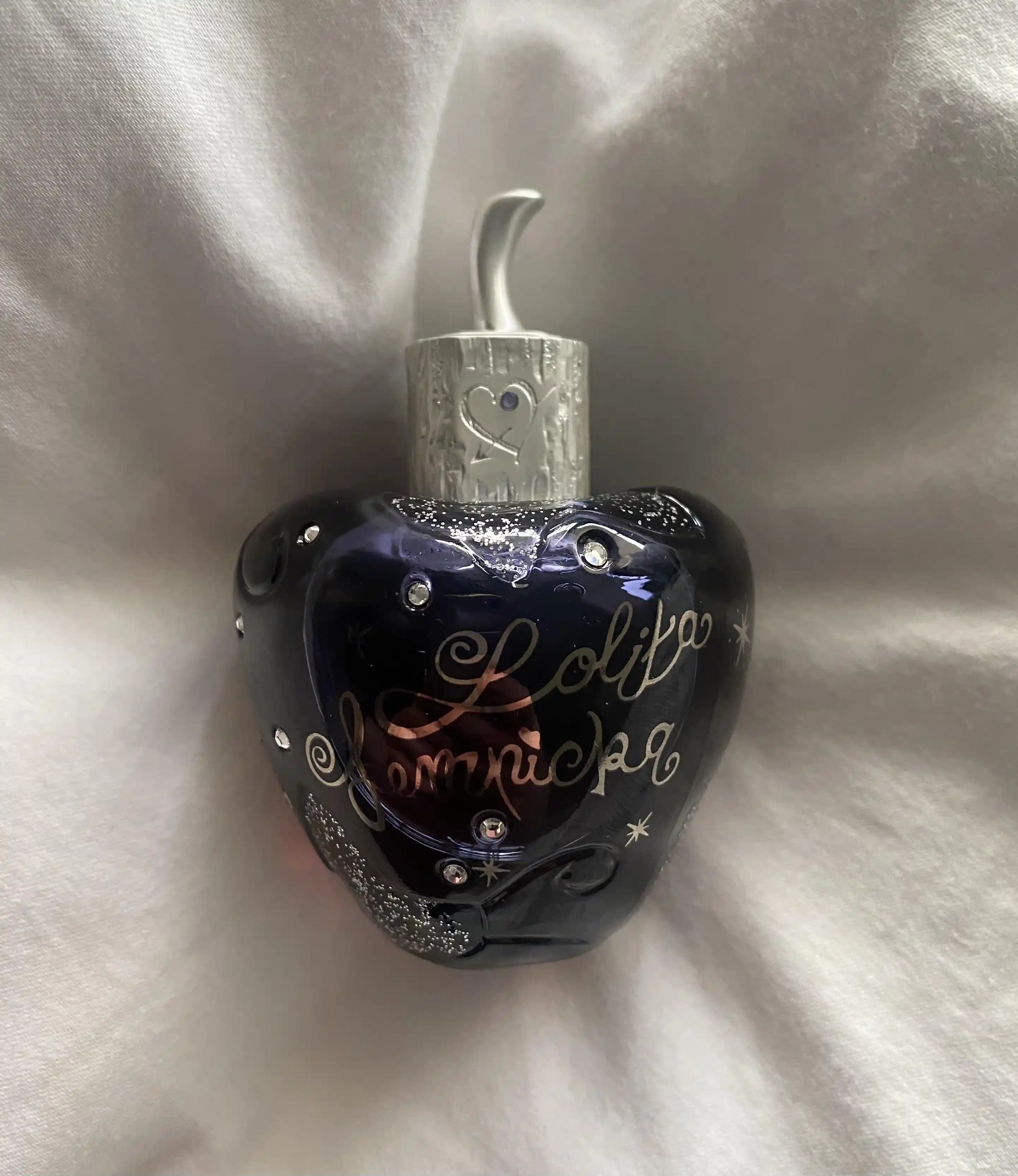 İlk Parfüm Anıları: Nostalji, Kişisel Kokular ve Zamansız Etkileri