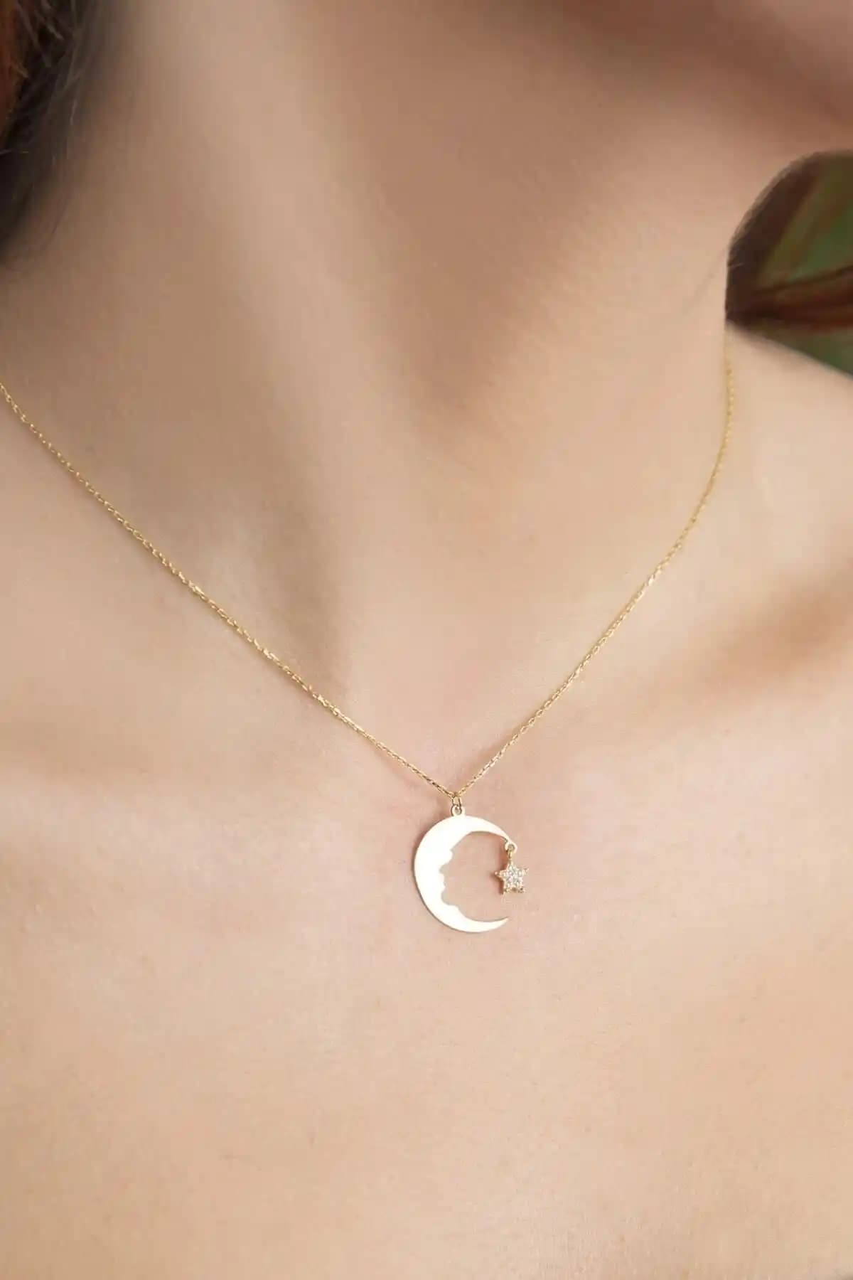 Jenny Daphne Kadın Altın Kaplama Cam Nazar Kolye: Zarif ve Anlamlı Takı Seçenekleri