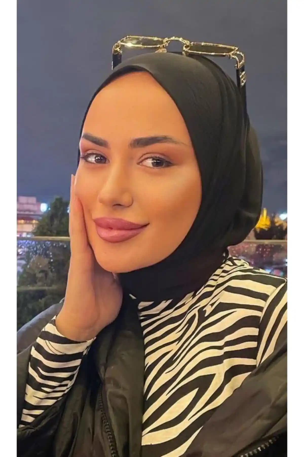 Hijab ve Bone Şallar: Modern ve Pratik Tasarımların Karşılaştırması