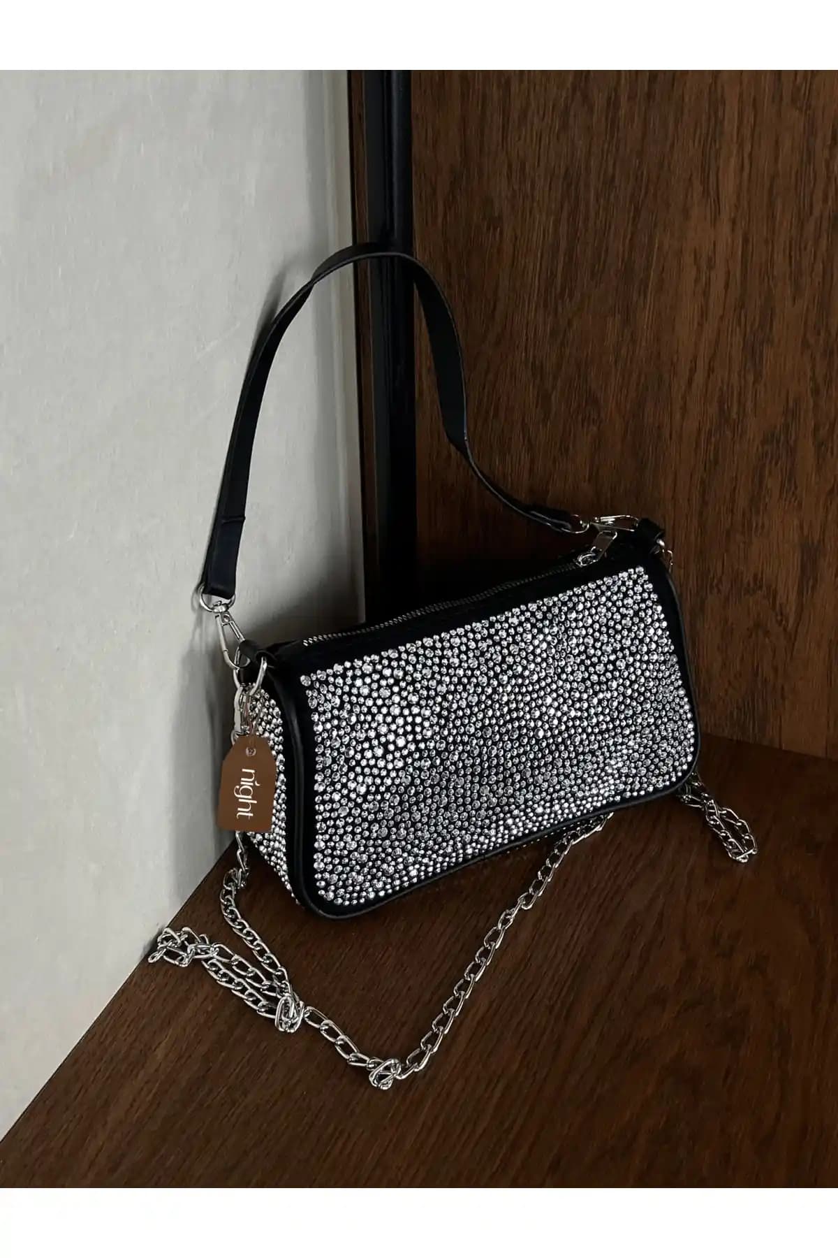 Kadın Siyah Taşlı Çanta Karşılaştırması: Night ve Paradise Modellerinin Özellikleri